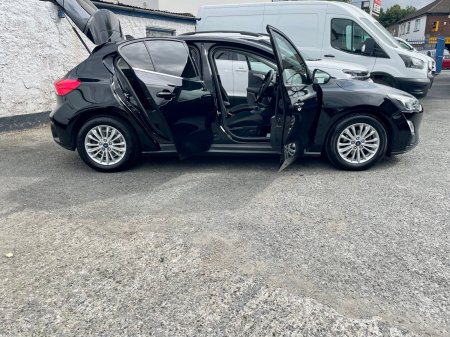 2022 Ford Focus - photo 3