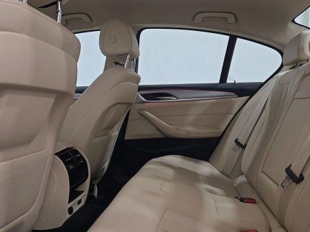 2023 BMW 5-Series - photo 11