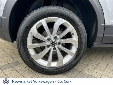 2024 Volkswagen T-Roc - photo 2
