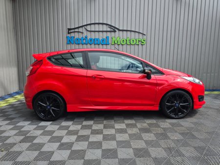 2015 Ford Fiesta - photo 2