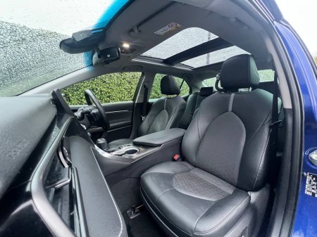 2023 Toyota Camry - photo 2