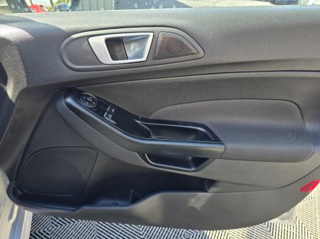 2017 Ford Fiesta - photo 19