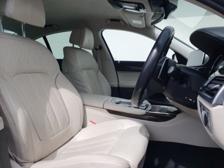 2019 BMW 7-Series - photo 12