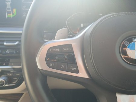 2022 BMW 5-Series - photo 17