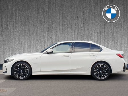 2025 BMW 3-Series - photo 3