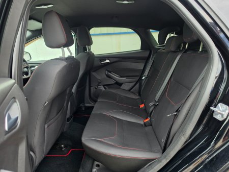 2017 Ford Focus - photo 23