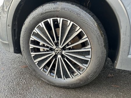 2025 Volkswagen Tiguan - photo 8