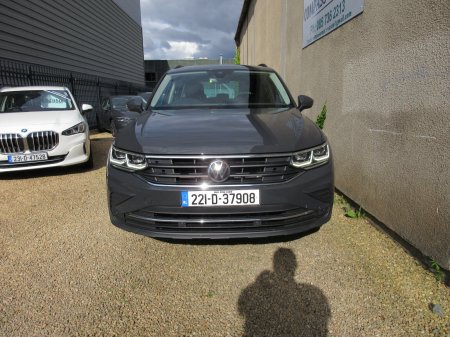 2022 Volkswagen Tiguan - photo 2