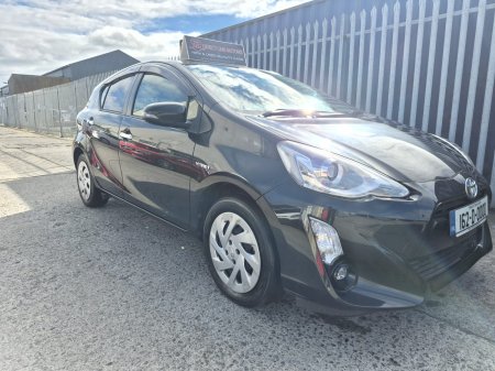 2016 Toyota Aqua - photo 2