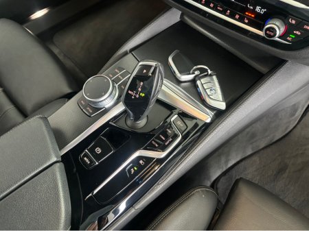 2021 BMW 5-Series - photo 20