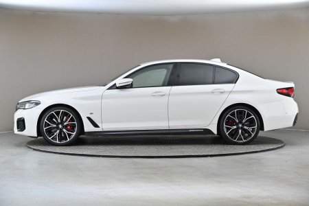 2022 BMW 5-Series - photo 11