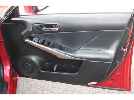 2015 Lexus IS - photo 14