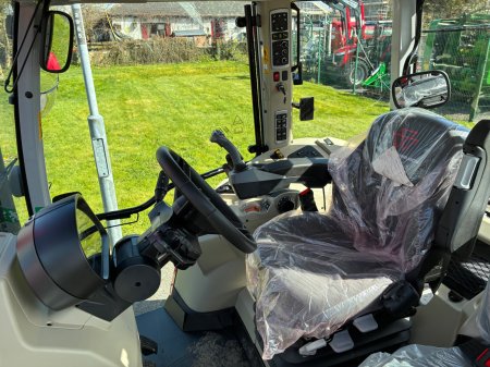 2026 Massey Ferguson 5S.125 - photo 7