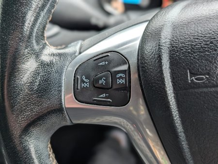 2017 Ford Fiesta - photo 16