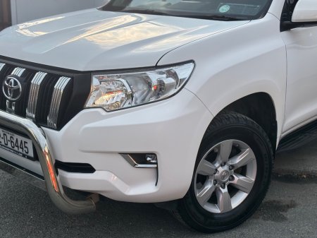 2017 Toyota Land Cruiser - photo 24