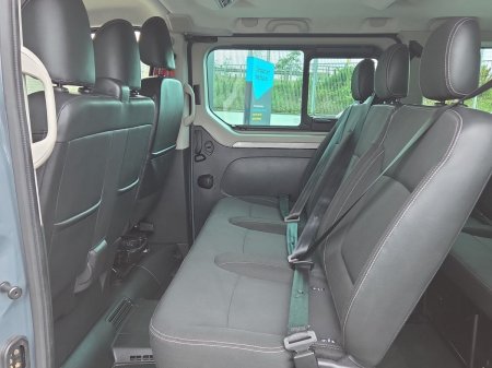 2024 Renault Trafic Passenger - photo 7