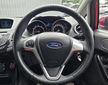 2015 Ford Fiesta - photo 17