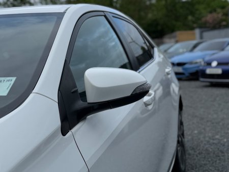 2017 Toyota Corolla - photo 17