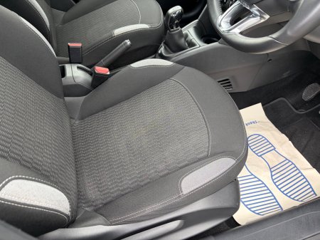 2017 Peugeot 208 - photo 18