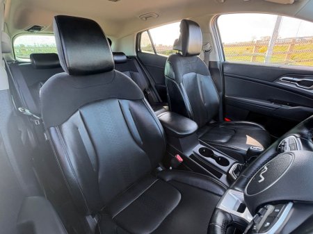 2025 Kia Sportage - photo 16