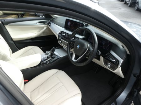 2022 BMW 5-Series - photo 15
