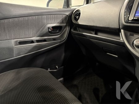 2019 Toyota Vitz - photo 23