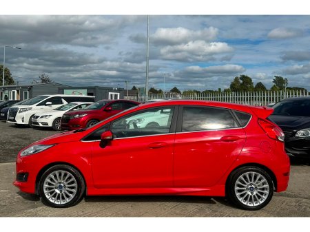 2015 Ford Fiesta - photo 8