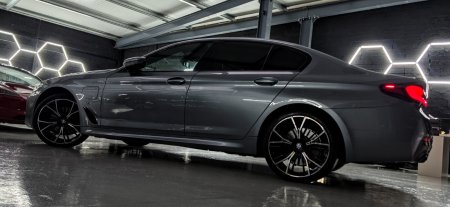 2020 BMW 5-Series - photo 9