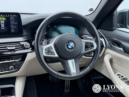 2023 BMW 5-Series - photo 10