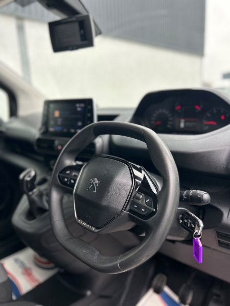 2020 Peugeot Partner - photo 9