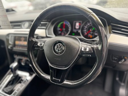 2017 Volkswagen Passat - photo 16