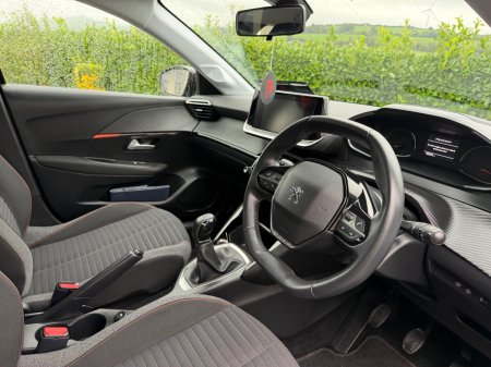 2021 Peugeot 208 - photo 11