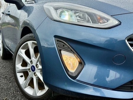 2021 Ford Fiesta - photo 2