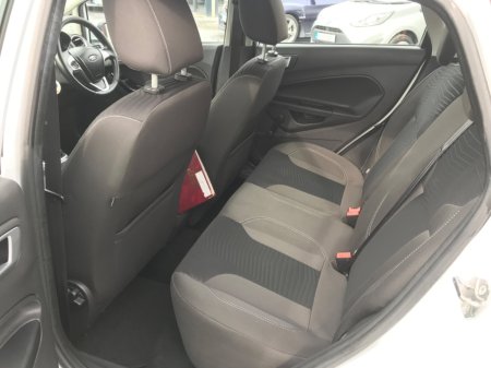2017 Ford Fiesta - photo 23