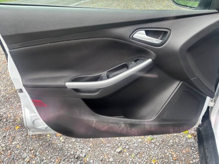 2017 Ford Focus - photo 17