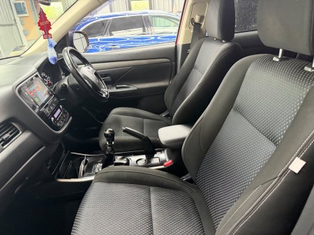 2017 Mitsubishi Outlander - photo 4