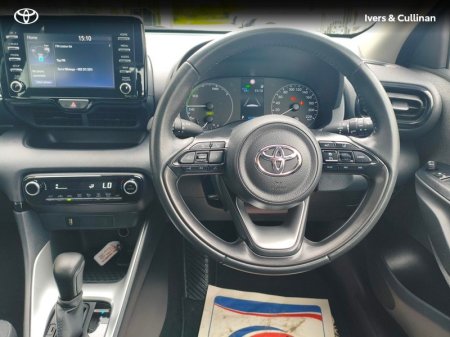 2022 Toyota Yaris - photo 8