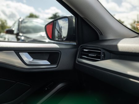 2019 Ford Focus - photo 18