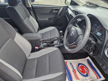 2016 Toyota Auris - photo 14