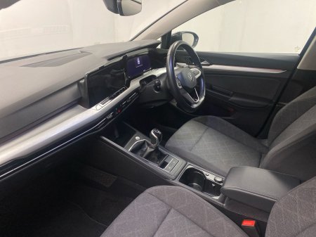 2024 Volkswagen Golf - photo 2