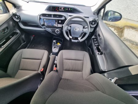 2019 Toyota Aqua - photo 16