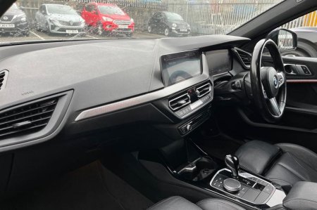 2022 BMW 1-Series - photo 18