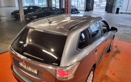 2014 Mitsubishi Outlander - photo 2