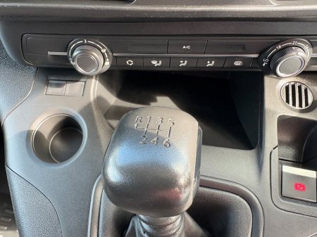 2022 Peugeot Partner - photo 16