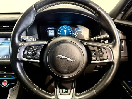 2017 Jaguar XF - photo 13