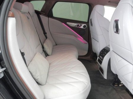 2025 BMW XM - photo 11