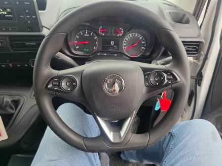 2020 Vauxhall Combo - photo 8