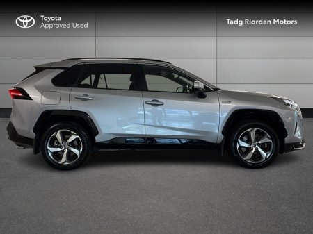 2025 Toyota RAV4 - photo 3