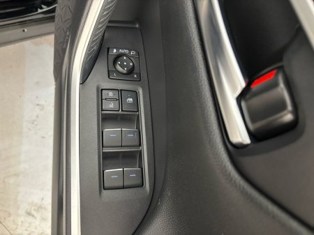 2025 Toyota RAV4 - photo 15