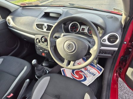 2011 Renault Clio - photo 14